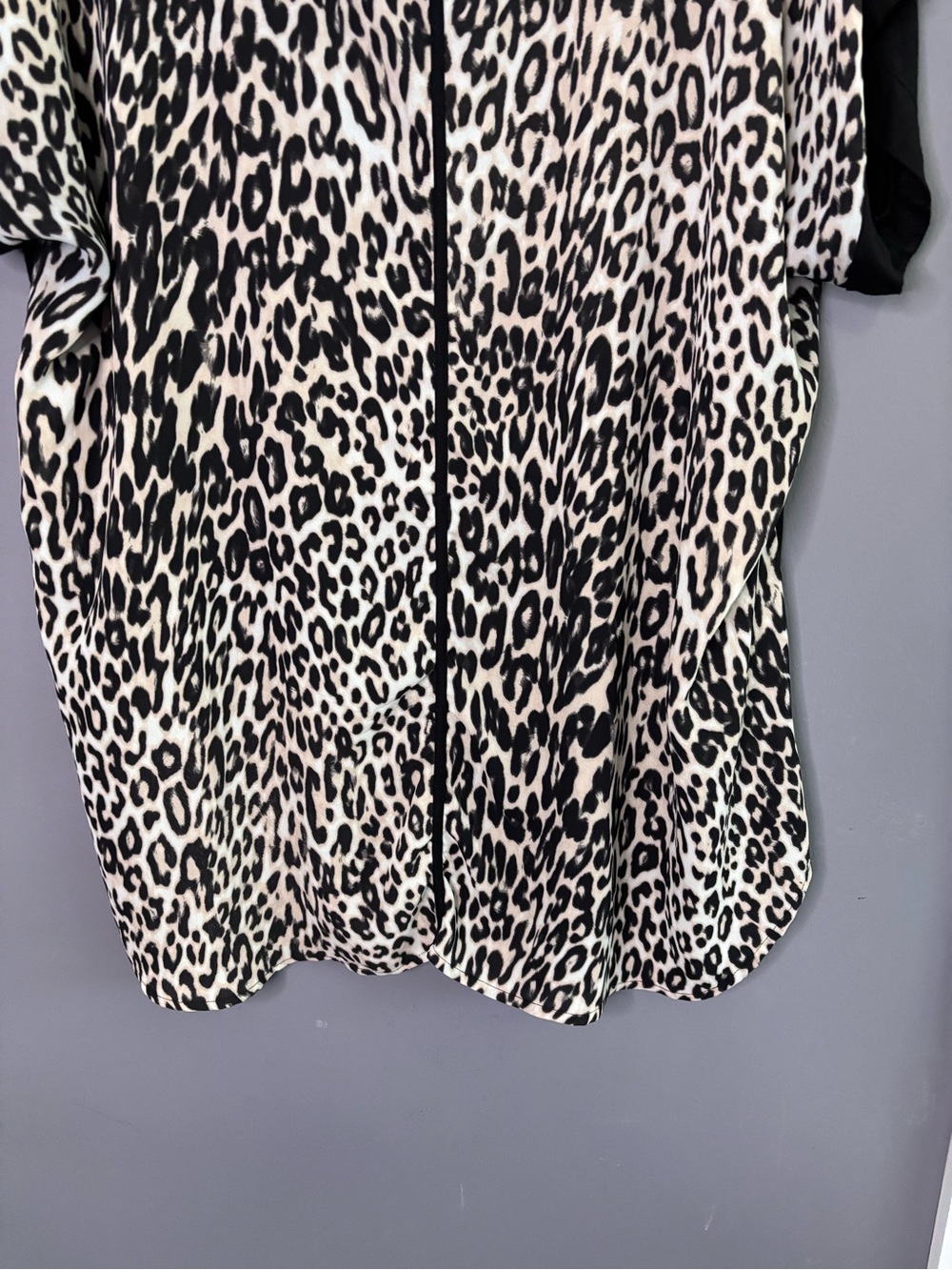 Avenue Leopard Print Tunic Blouse Black Tan V Neck 14/16 - Picture 2 of 7